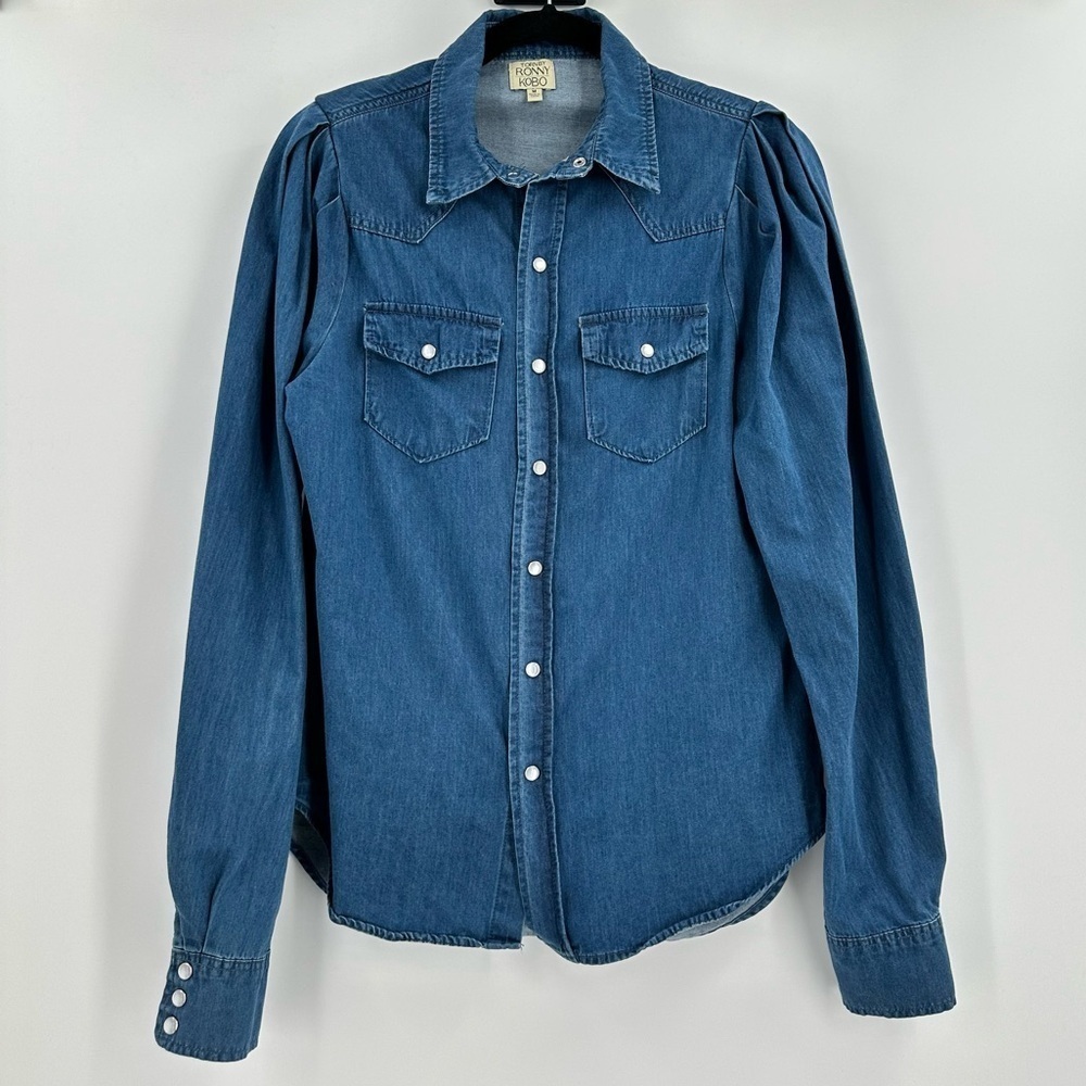 TORN by Ronny Kobo Denim Pearl Snap Women’s Top Pleated Shoulders Size Medium